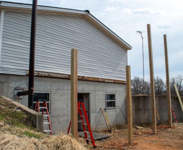 Foundation Raising in Benton